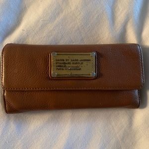 Marc by marc jacobs classic q flap wallet brown